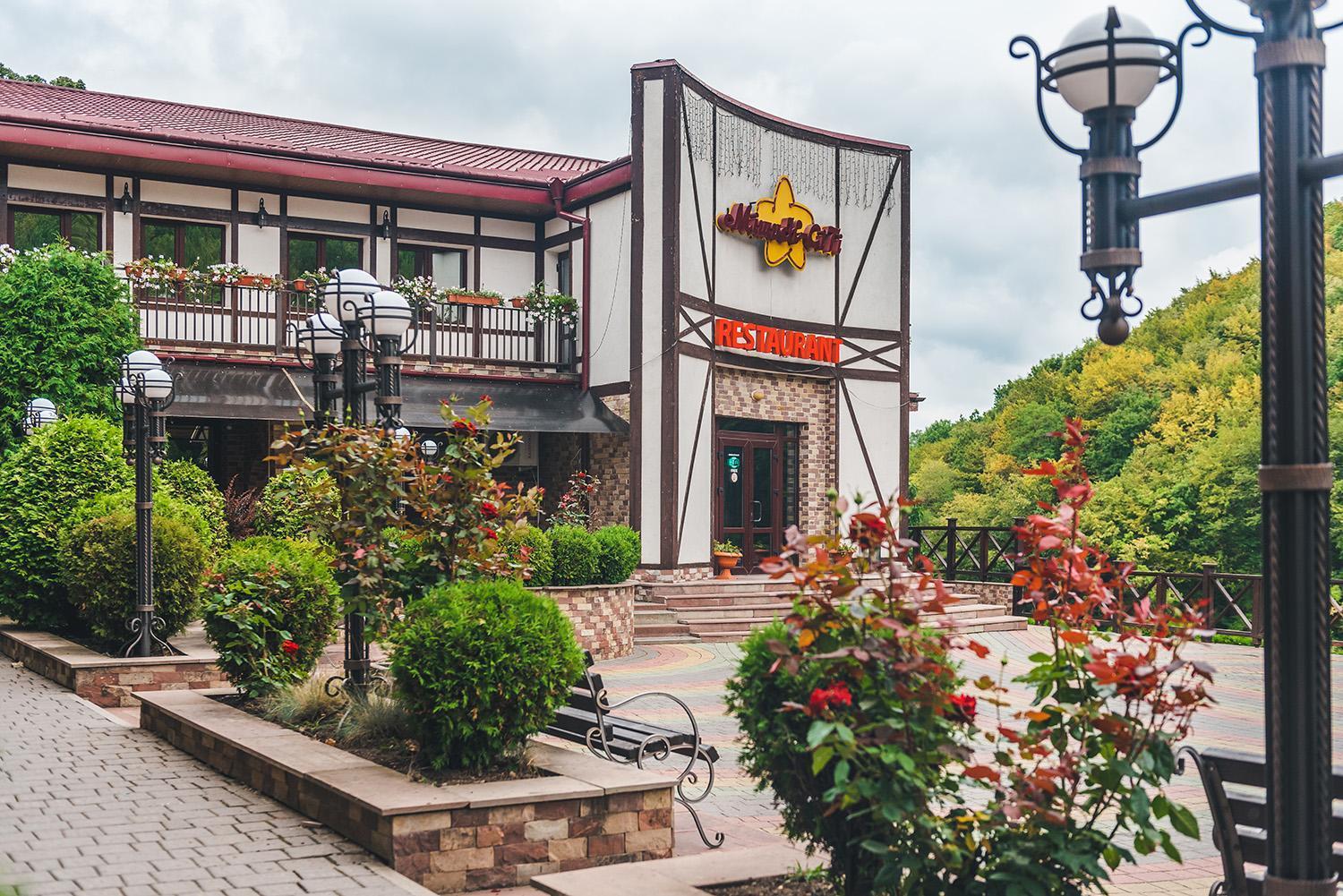 Mishyn-City Hotel Dobrovlyany Exterior foto